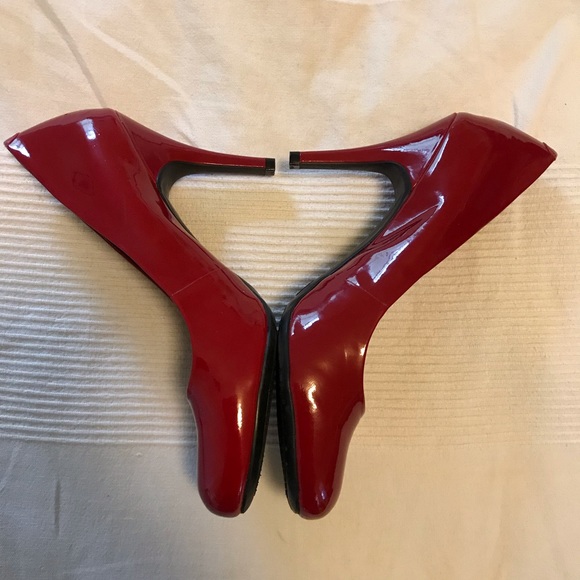 Mossimo red patent leather rounded toe heels, 9.5 - Picture 4 of 6